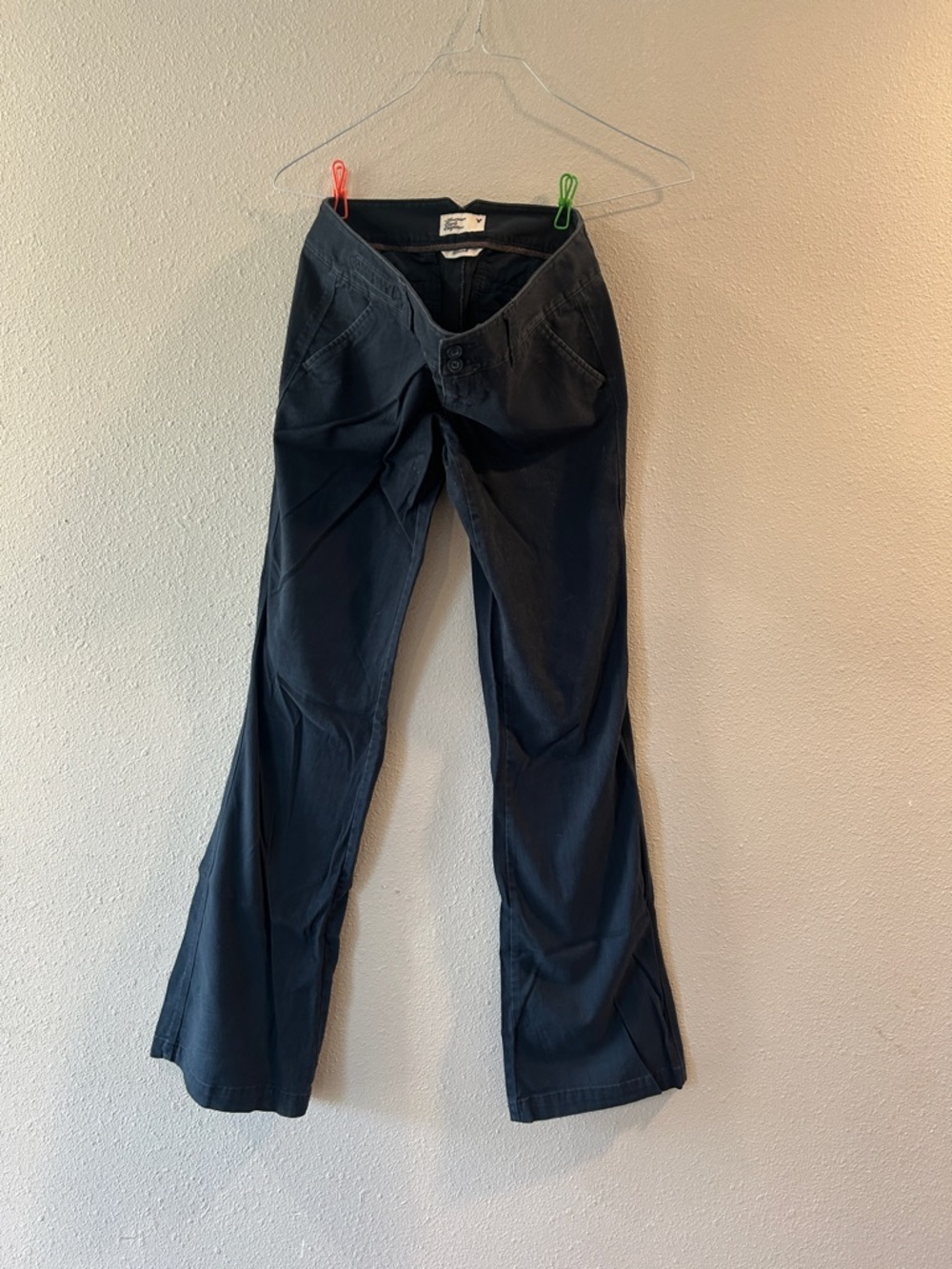American Eagle Women’s Navy Low-Rise Flared Pants USED Size 4 Long